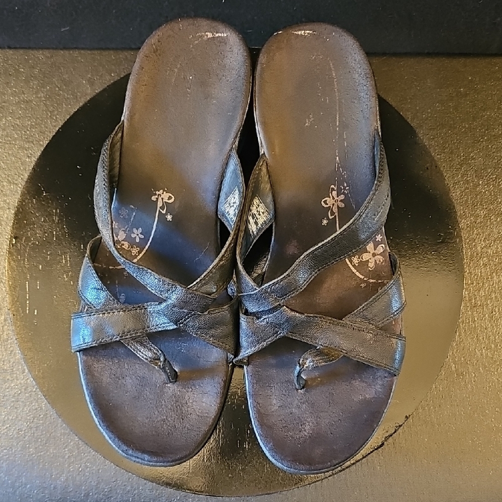 Merrell‎ Women's Black Leather Criss Cross Sandals
